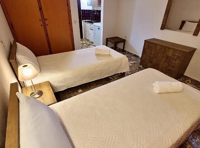 Alexandra 7 Apartment